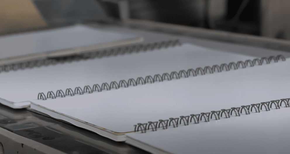 Processus de production des cahiers à reliure spirale-4